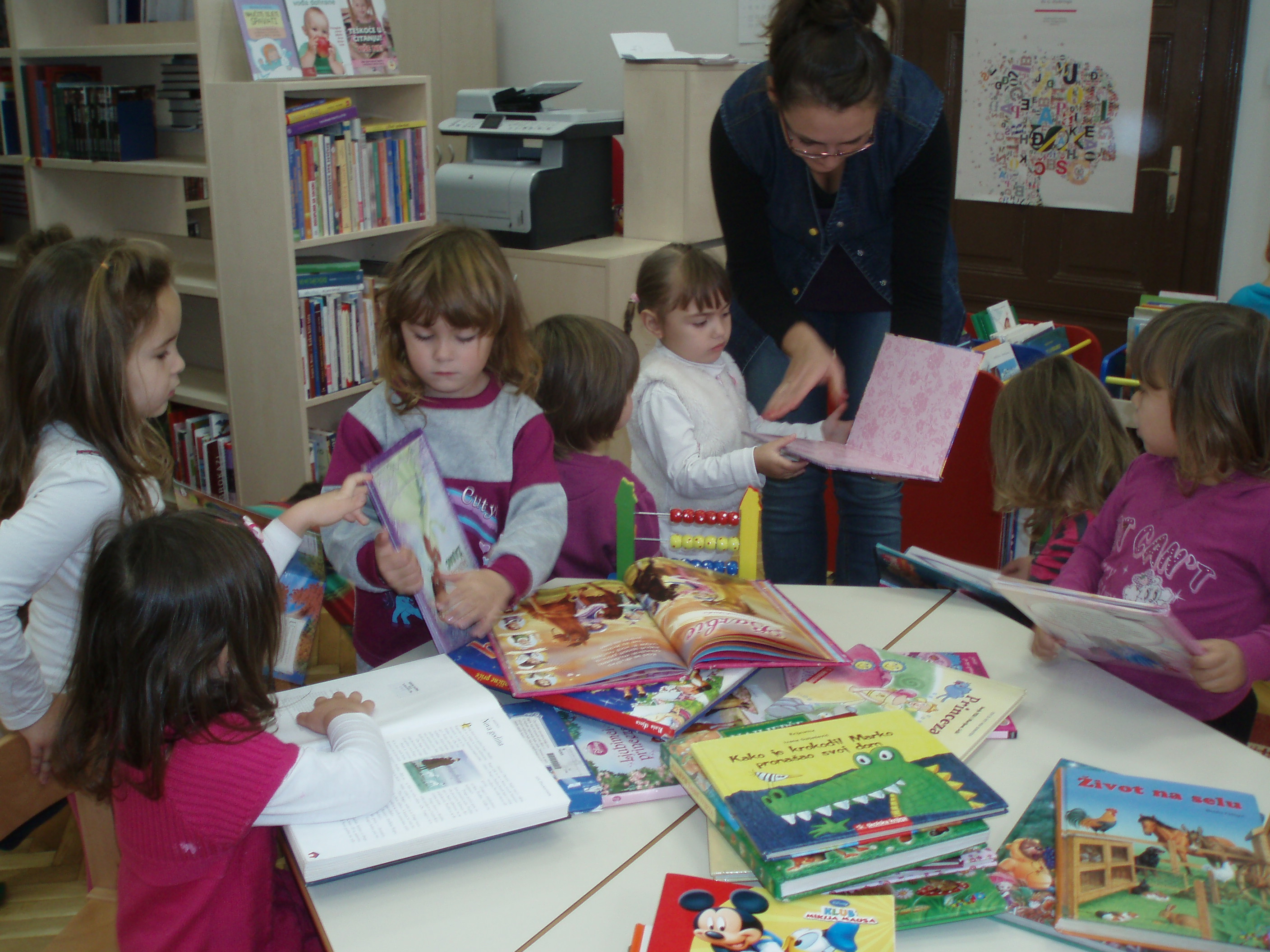 Vrtićarci posjetili knjižnicu i dobili posebne članske iskaznice