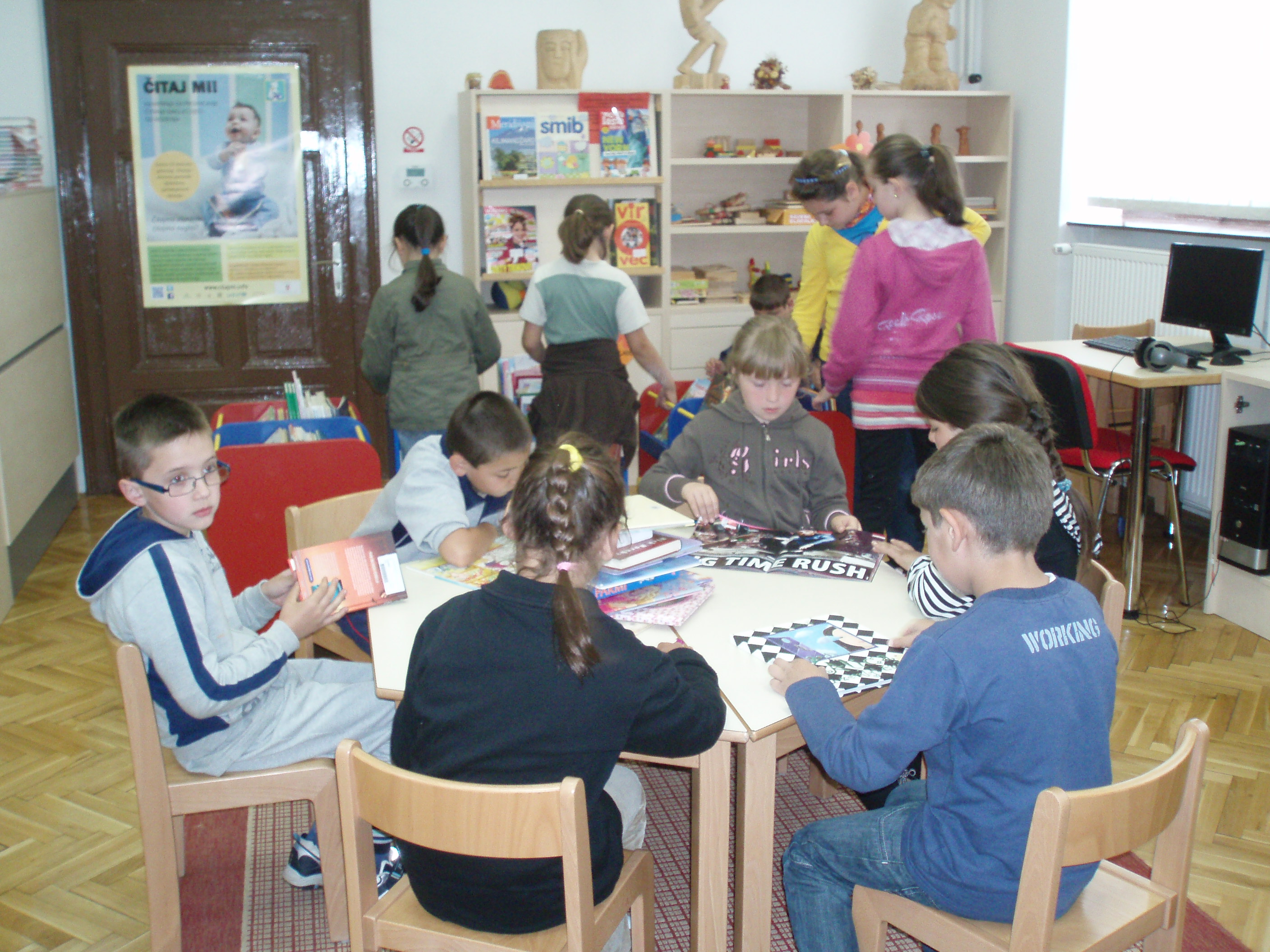 Učenici područnih škola posjetili knjižnicu