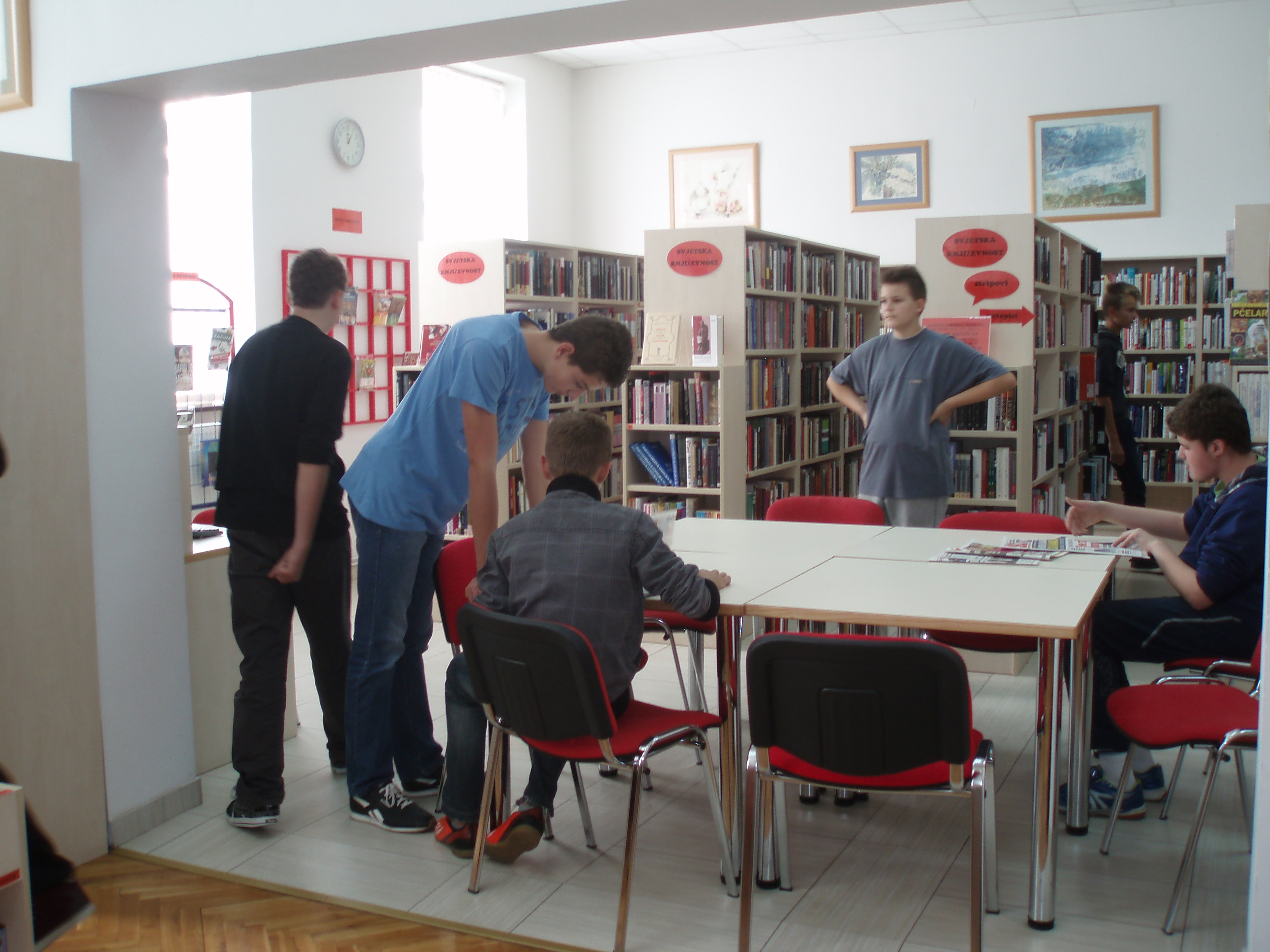 8.b i predškolci posjetili knjižnicu